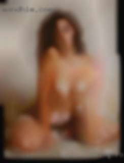 couple looking for scat
